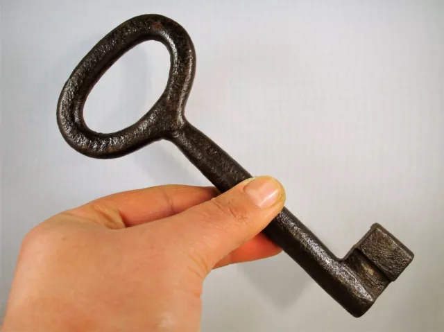 Antica Chiave iron skeleton key Clef Schlüssel da portone, Italia, XVIII Secolo