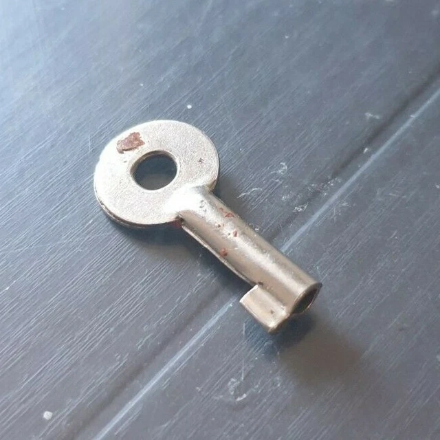 Cle pour jouet ancien carré de 4mm