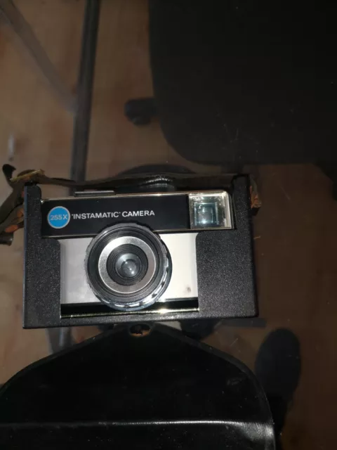 Appareil photo Argentique Typiquement Vintage1971 Kodak Instamatic 255X Film 126