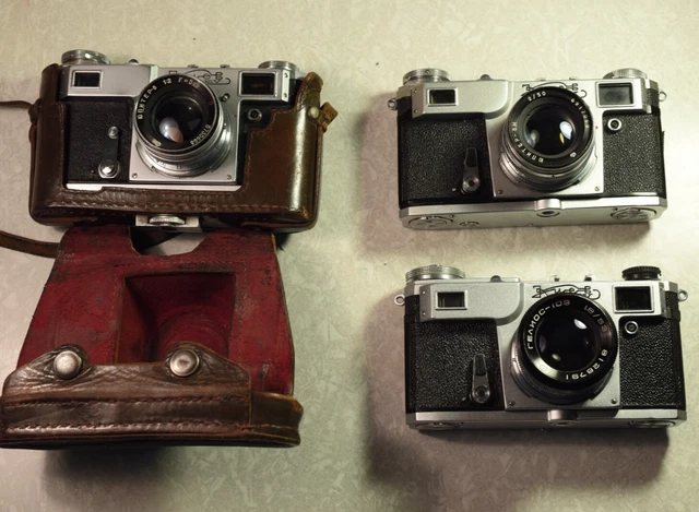 Konvolut 3x Kleinbildkameras, verschiedene Kiev, (Contax II-Nachbau) Arsenal