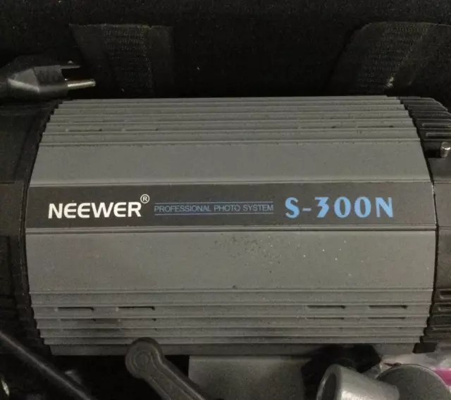 NEEWER N-300W Professional Photo  Studio Flash Strobe modeling Light 2 Available