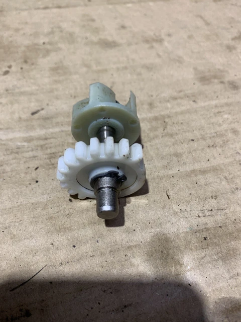 Uro Parts Pompa Acqua Con Girante In Metallo 11 51 1 713 266 – Ricambio Auto Per APA Industries