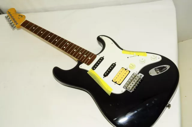 Fender Japan  STRATOCASTER  Electric Guitar Ref No.5686