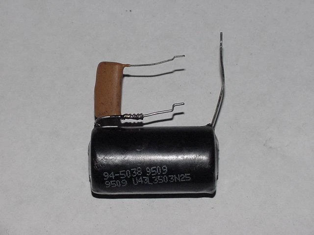 Aerovox U43L3503N25/3 X 350 3 Mfd X 350V Round Hid Lighting/Ballast Capacitor