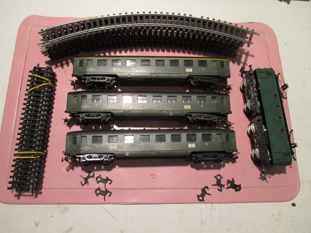 Meccano/Honby  Bb8144+3 Voitures Voyageurs + Rails