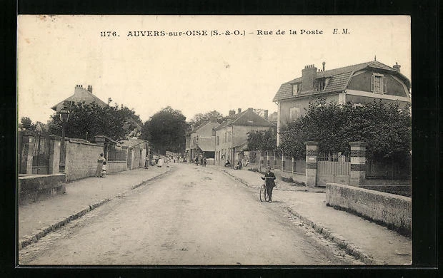CPA Aubers-sur-Oise, Rue de la Poste, vue de la rue