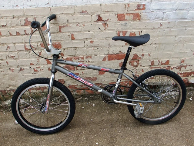 Bmx Robinson 20 pouces Vintage collector année 90 - Sport