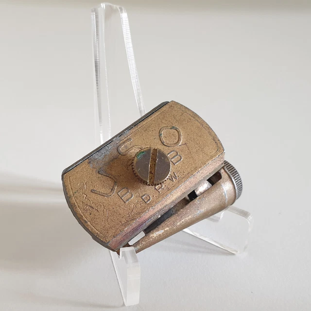 Antiker USO Rasierklingen Anspitzer Bleistiftspitzer aus Metall um 1935