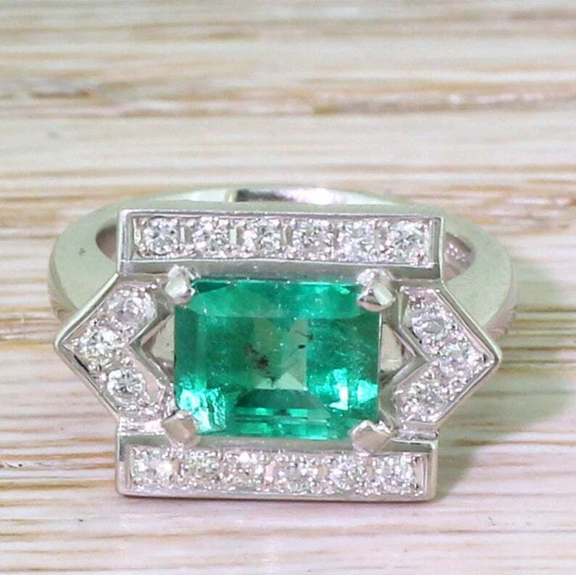 Fine Late 20th Century 1.84 Carat Green Emerald & Old Mine Cut CZ Vintage Ring