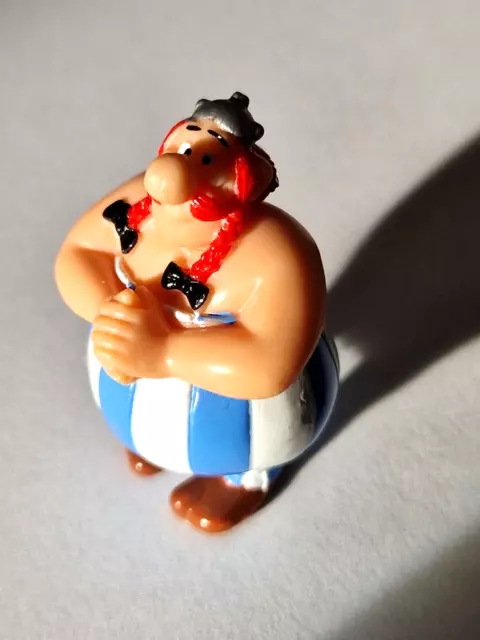 Ü - Ei - Figur Obelix, aus Asterix und die Römer 2000