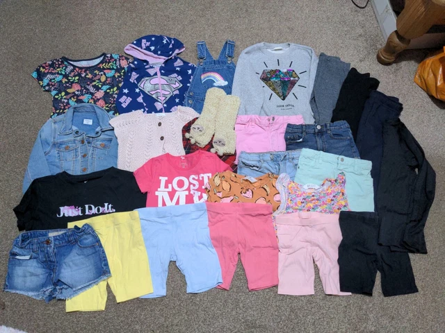 Pacchetto di vestiti per ragazze età 4-7 anni.  Vedi descrizione.