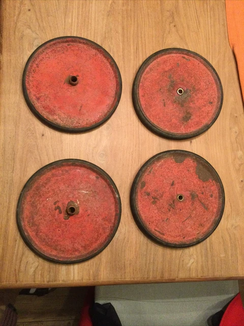 Lot de 3 anciennes roues de voitures a pédales - Collection