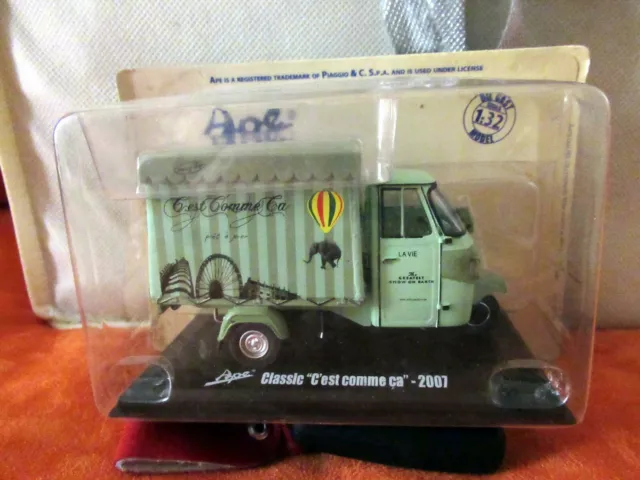 Die Cast- Piaggio Ape Classic C'est Comme Ca 2007 - Scala 1:32 - New And Sealed