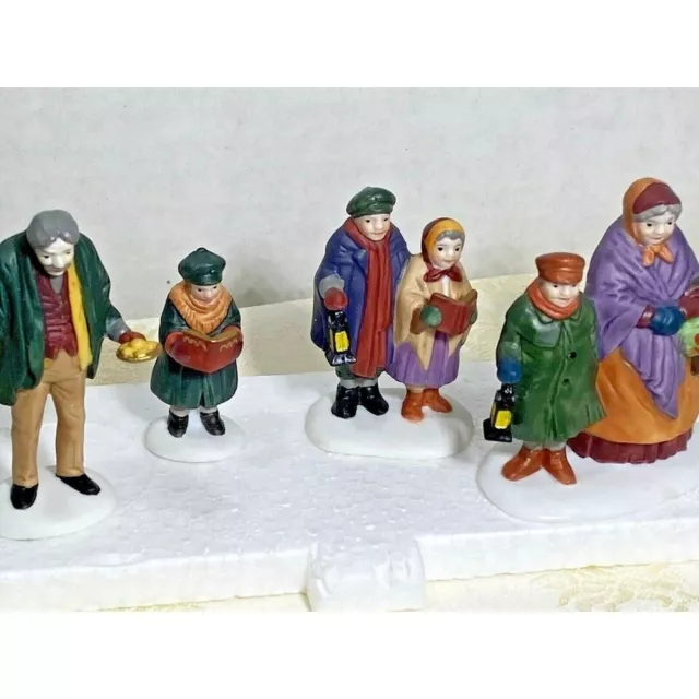 Dept 56 Dickens Village - Carolers on the Doorstep, set of 4