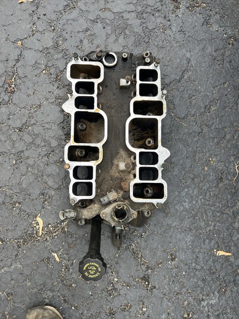 96-00 Chevy Truck Suburban 3500 454 7.4L Intake Manifold Plenum 12553839