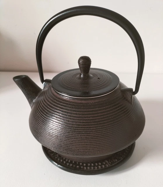Théière en Fonte Noir Écailles d'Or - Helveta Shop