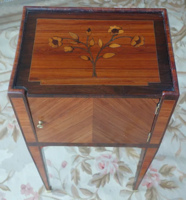 Table de salon / chevet d'époque Louis XVI en marqueterie de bois de rose XVIIIe 3