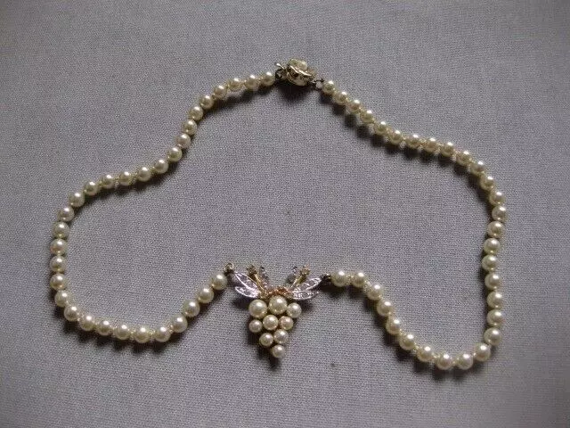 Vintage Schöne lange Perlen Halskette eingesetztes Schmuckteil einzeln geknotet