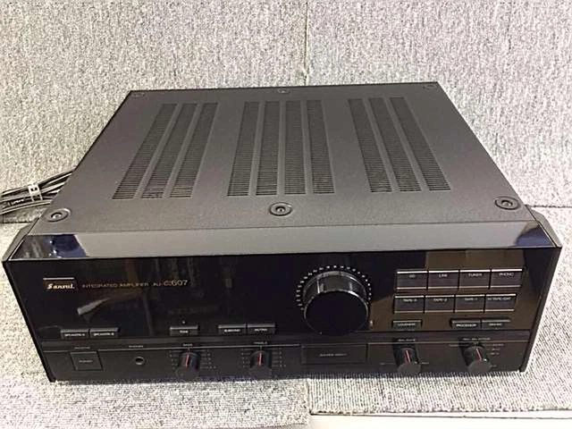 Sansui - AU 4900 Amplificateur à semi-conducteurs
