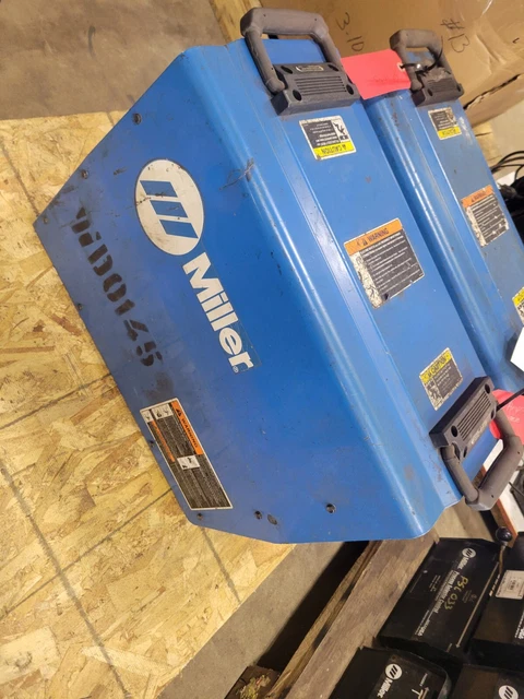 Miller XMT304 Mutiprocess Welder cc/cv