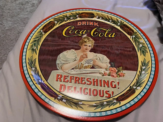 1977 COCA-COLA 75th ANNIVERSARY ROUND TRAY.  Sold As is!.