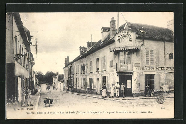 CPA Guignes-Rabutin, Rue de Paris et Hôtel Ste Barbe
