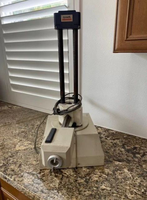 Zymark robot arm & Z 830 Power and Event Control Station +