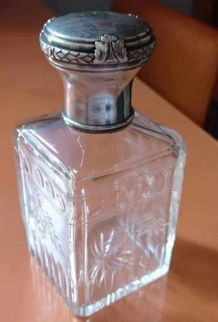 Flacon De Parfum Ancien En Cristalnull