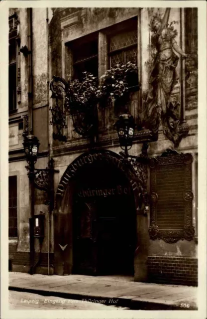 Leipzig alte Ansichtskarte ~1930 Straßenpartie am Eingang zum Thüringer Hof