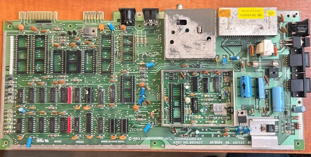 Carte Mère Commodore 64 KU-14194HB Pour Pièces Détachées (hors Service)