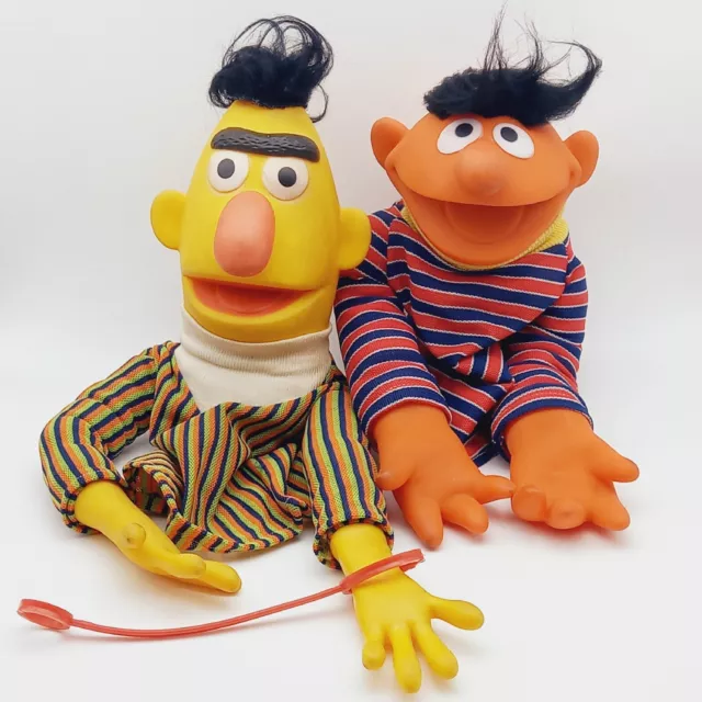 Lot 2 Muppets Bert and Bernie Sesame Street  1976 Vicma made in Spain Official