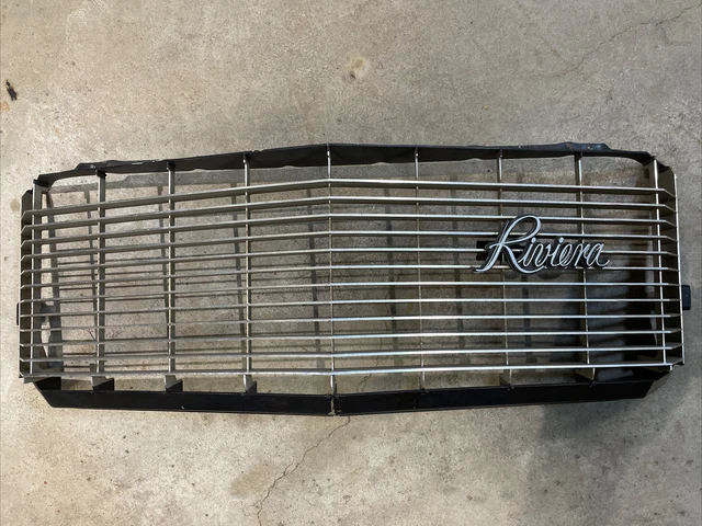 1976 76 Buick Riviera Riv Grille Grill w/ Emblem OEM Used Original