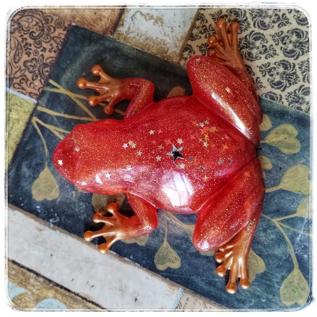 Handmade Resin Art Frog - Glittering Red Frog With Star Charm