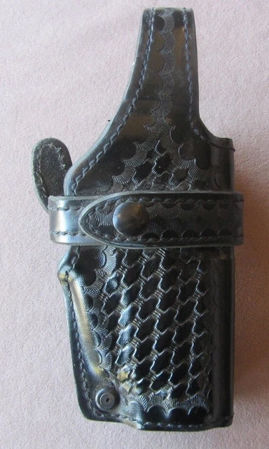 Black Leather Gun Holster Safariland Basket Weave RH H88 P220 P226 Unused Vtg