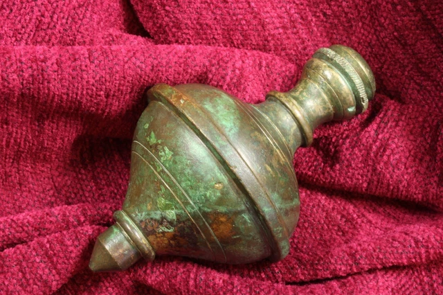 Plomada construcción bronce. Gran tamaño. S.XX. Plumb bob bronze construction.