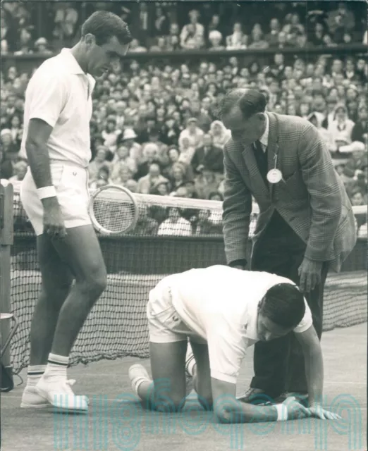 1966 Wimbledon Tennis Championship Roy Emerson 8 x 10 Orig press picture injury