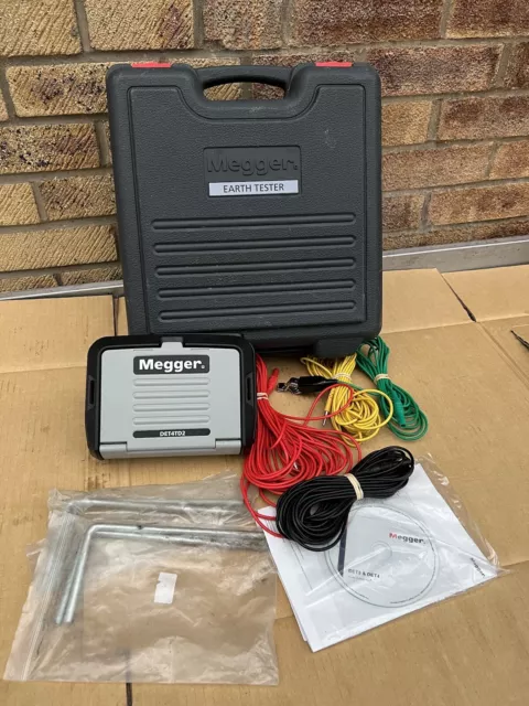 Megger 1000-347 DET4TD2 Tester di terra con kit palo e filo + calibrazione