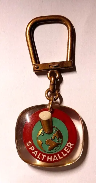 Porte-clés porte-bonheur en bois avec pompon ou pendentif coloré cadeau  original découpé au laser trèfle à quatre feuilles, chouette, coccinelle,  éléphant -  France