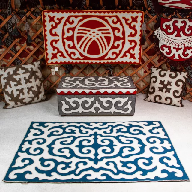 4 x 6 ft (120x180 cm) Natural White And Blue Wool, Kyrgyz Handmade Shyrdak Felt