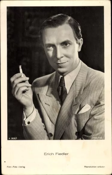 Ak Schauspieler Erich Fiedler, Portrait mit Zigarette - 3662674