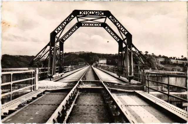 CPA Vallee de la Sioule Viaduc des Fades, Le crède crante FRANCE (1303340)