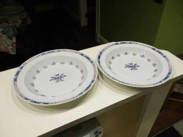 2 Wedgwood Vieux Rouen Etruria Flat Soup Bowl Plates c1910 Ironstone B