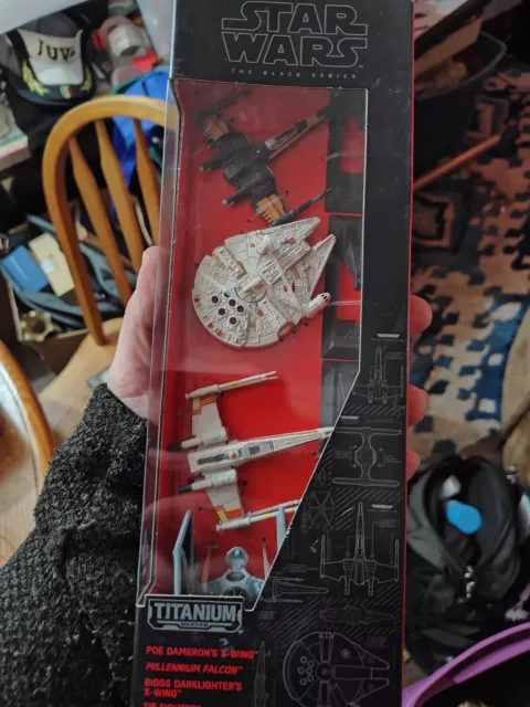 NIP Star Wars The Black Series Titanium Ship Miniatures 4 Pack With Displays