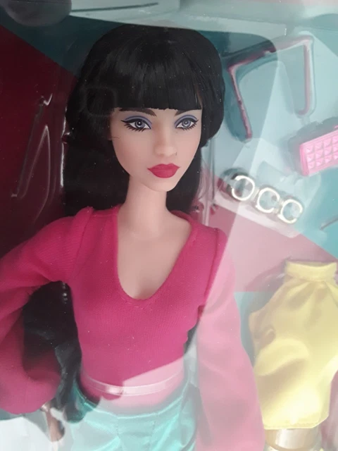 Barbie LOOKS DOLL N°11 Curly red hair 2021 Mattel HBX94 Made