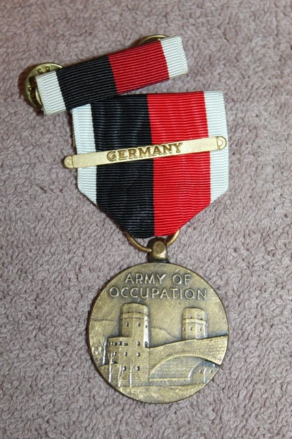ORIGINAL U.S. ARMY WW2 Occupation Service Medal w/Ribbon(s) & Germany
