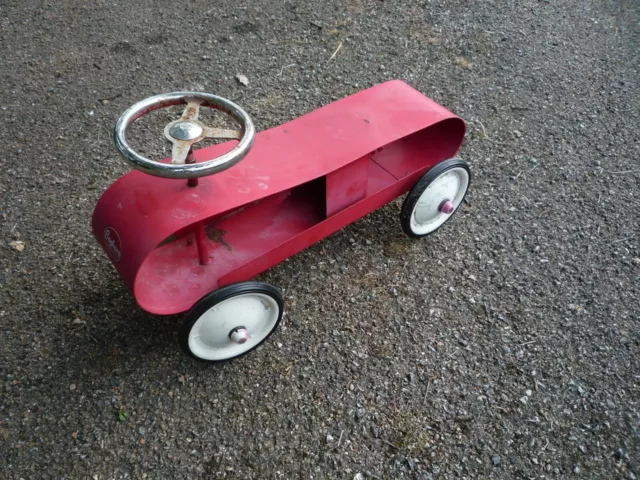 Voiture en tôle à pousser pour enfant Baghera / design