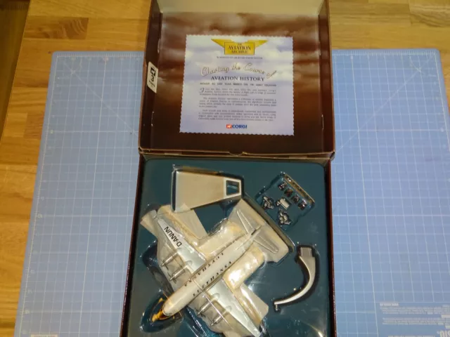 Corgi Aviation Archive 47604 Vickers Viscount 800 Series Lufthansa - 1:144 Scale