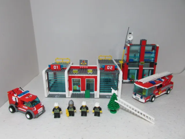 LEGO City Set 7208 - FIRE STATION