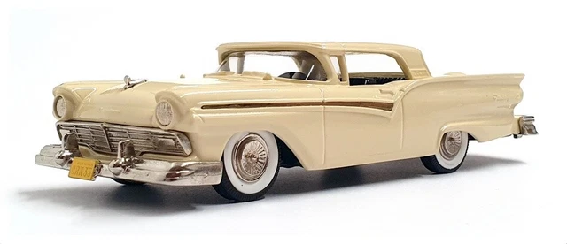 Brooklin Models 1/43 IPV25 - 1956 Ford Mainline R.C.M.P - Occasion White Metal