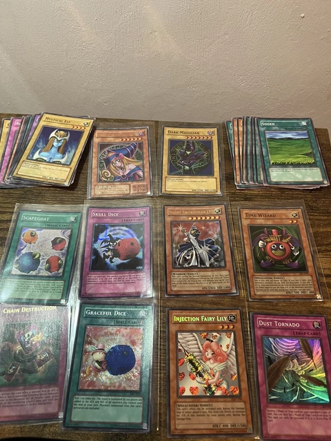Yugioh 200 Cards Bundle 20 Rare 20 Holos + 1 BLUE-EYES WHITE DRAGON Collection